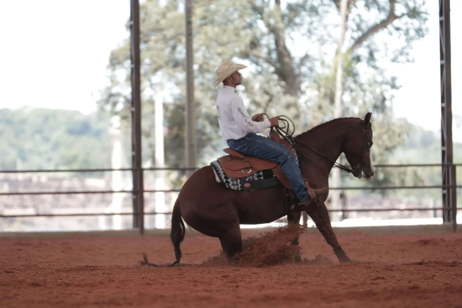 Sliding stop in the arena